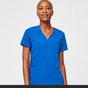 Figs women’s Casma scrub top Royal Blue size M